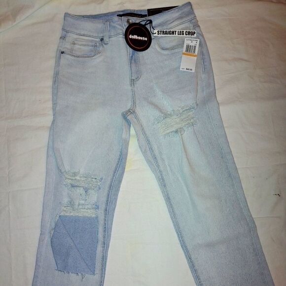 Dollhouse Junior's Size 7/8 (28x26) Light Blue Distressed Slim Straight Leg Crop - Picture 1 of 3